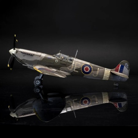 Maqueta Avión OCCRE Submarine Spitfire Mk.IXc EN398 1/24 en Modelismo Aéreo de Hobbyteam