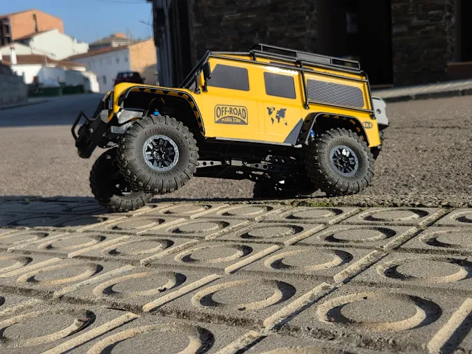 Comprar un coche RC barato pero bueno es una de las consultas más frecuentes entre quienes empiezan en este hobby.